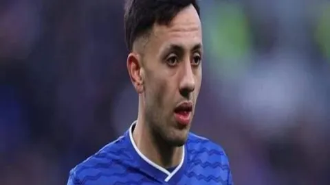 塞蒂恩论成长与换人策略：塞鸟进步需耐心，红牌换人果断出击